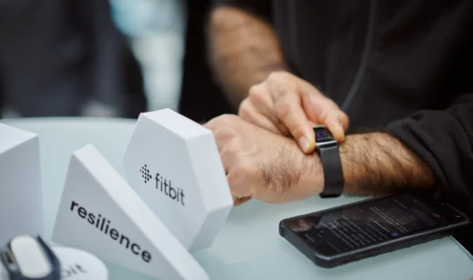 Fitbit Charge 5, trackerul care redefinește rezistența și puterea, disponibil în România 3 Fitbit Charge 5