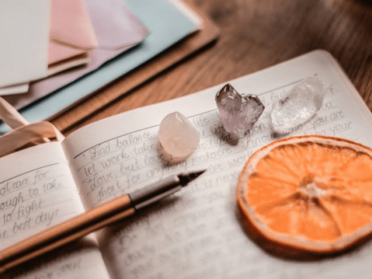 atelier-de-scriere-creativă-în-cheia-celor-cinci-simţuri