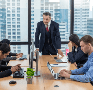 să-rămân-sau-să-părăsesc-mediul-de-lucru-toxic2