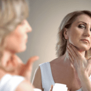 greșeli-pe-care-să-le-eviți-dacă-te-confrunți-cu-riduri-pe-față