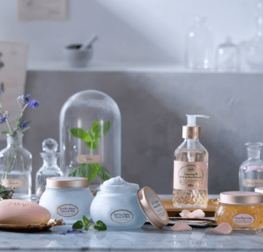 Nou în colecția Fresh&Glow: comorile de la Marea Moartă 8 nou-în-colecția-fresh-glow-comorile-de-la-marea-moartă