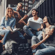 studiu-world-vision-românia-un-leu-investit-în-educație-aduce-la-buget-opt-lei