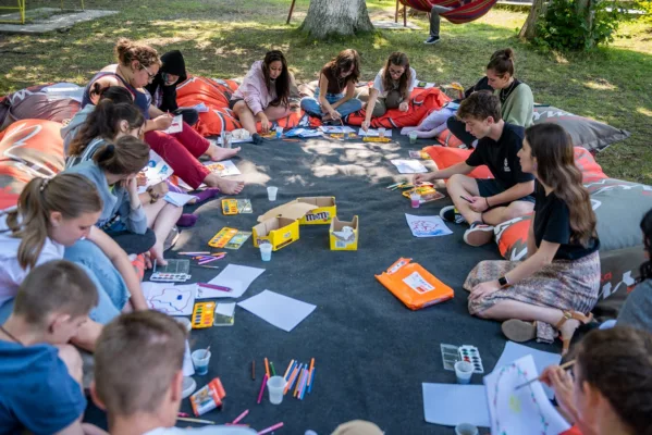 „Noi împotriva noastră” - intervenție culturală la nivel național pentru destigmatizarea bolilor psihice 3 NiN Tg Neamt