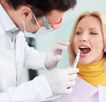 Ce este endodonția și când se utilizează? Un ghid pentru pacienți 9 ce-este-endodonția-și-când-se-utilizează-un-ghid-pentru-pacienți