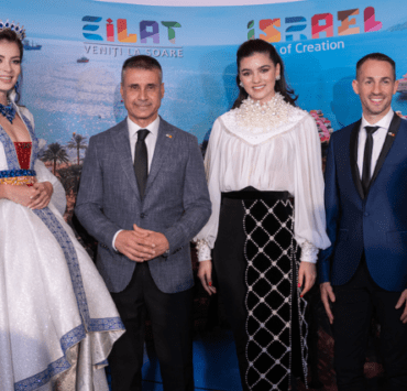 Miss Universe România va purta la proba costum o rochie inspirată de portul Reginei Maria a României 9 miss-universe-românia-va-purta-la-proba-costum-o-rochie-inspirată-de-portul-reginei-maria-a-româniei