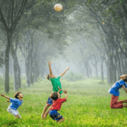 nevoia-de-socializare-și-comunicare-a-copilului