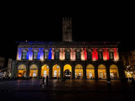 Ziua Națională a României sărbătorită de Corul Madrigal împreună cu românii din Italia 3 Pallazzo del Podeste_credit Teo Ungureanu