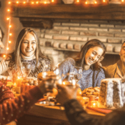 cele-șapte-lucruri-pe-care-le-fac-oamenii-fericiţi