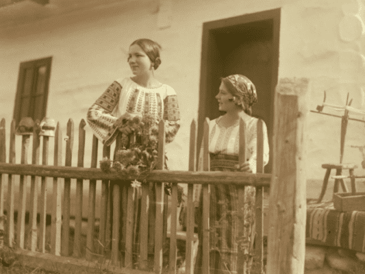 atelier-de-folclor-copilăria-tinereţea-şi-maturitatea