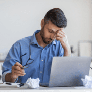 cum-recunoști-primele-semne-de-burnout-și-când-trebuie-să-ceri-ajutor