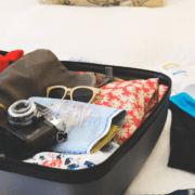 11-produse-pe-care-ar-fi-bine-să-le-ai-cu-tine-în-orice-călătorie