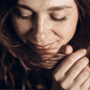 no-make-Up-o-tendinţă-care-pune-la-îndoială-rolul-machiajului