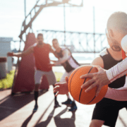 top-5-sporturi-de-echipă-pe-care-le-poți-practica-în-orice-anotimp