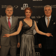 compania-carbon-dynamics-și-casa-de-bijuterii-micri-au-prezentat-oficial-primul-diamant-de-laborator-creat-în-românia