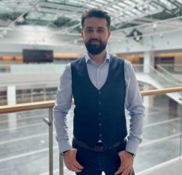 nlp-ul-este-un-manual-de-viață-cu-o-serie-de-aplicații-care-te-pot-face-mai-încrezător-și-mai-eficient