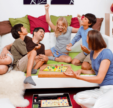10 avantaje ale jocurilor de societate pentru starea de spirit 8 10-avantaje-ale-jocurilor-de-societate-pentru-starea-de-spirit