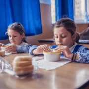 program-pilot-prezența-copiilor-la-școală-a-crescut-cu-40%