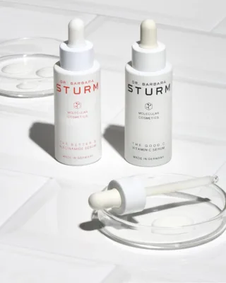 Niacinamida și vitamina C, ingrediente-superstar pentru sănătatea și luminozitatea pielii 3 THE BETTER B