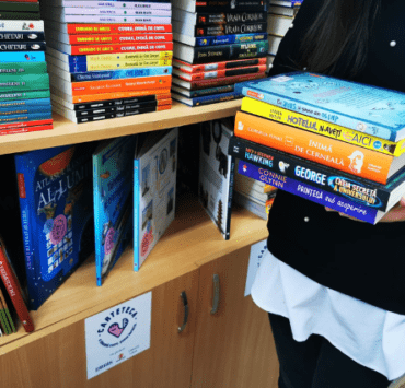 CarteTeca, ediția a 4-a: 50 de biblioteci școlare vor primi cărți noi 7 carteteca-ediția-a-4-a-50-de-biblioteci-școlare-vor-primi-cărți-noi