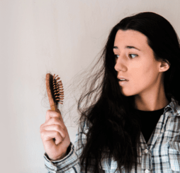 Cauzele căderii părului și metode recomandate pentru prevenție 9 cauzele-căderii-părului-și-metode-recomandate-pentru-prevenție
