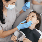 igiena-orală-în-rândul-copiilor-3-sfaturi-pentru-a-face-mai-plăcută-vizita-la-medicul-dentist