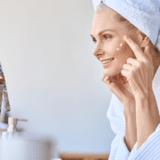 niacinamida-și-vitamina-c-ingrediente-superstar-pentru-sănătatea-și-luminozitatea-pielii