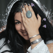 dacă-nu-ar-fi-iubit-angela-ar-fi-fost-fără-piele-fără-oglindă-și-fără-chip