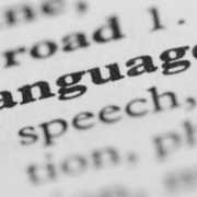 cum-înveți-mai-bine-o-limbă-străină-individual-sau-în-grup