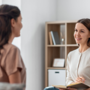 ce-este-consilierea-psihologică-și-psihoterapia-individuală
