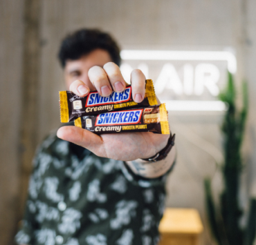 snickers-încurajează-iubirea-de-sine-de-ziua-îndrăgostiților