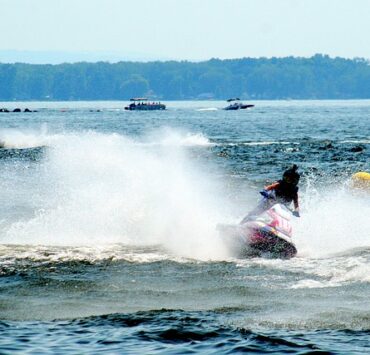 3 idei de activități pentru pasionații de sporturi nautice 7 3-idei-de-activități-pentru-pasionații-de-sporturi-nautice