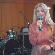 o-femeie-care-face-carieră