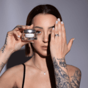 cum-ne-influențează-aspectul-tenului-starea-de-bine