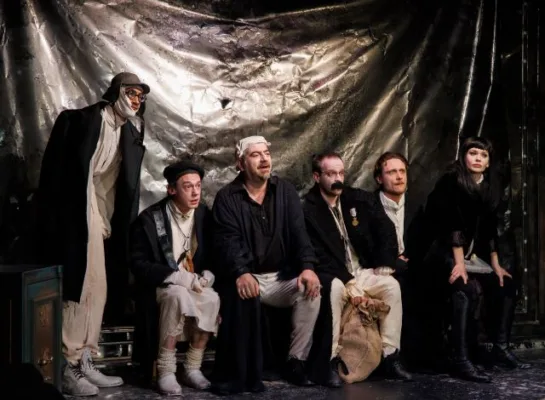 „REVIZORUL” de Nikolai Gogol, în premieră la Teatrul Mic 4 REVIZORUL interior