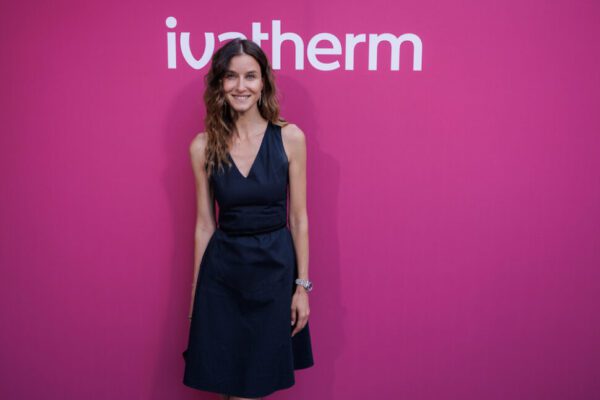 Vedete la lansarea noilor suplimente alimentare Ivatherm 3 Anamaria Bucura scaled