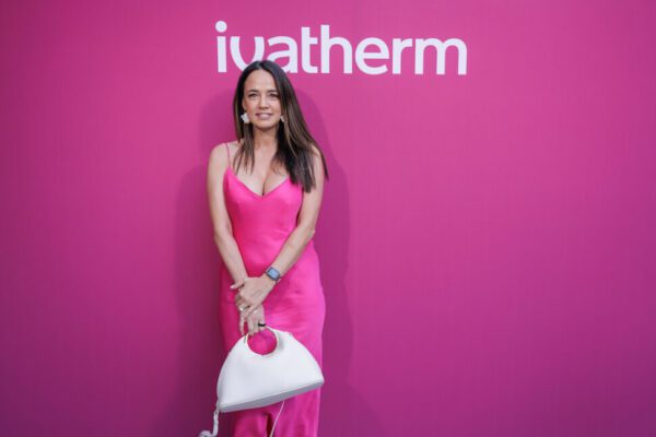 Vedete la lansarea noilor suplimente alimentare Ivatherm 6 Andreea Raicu scaled