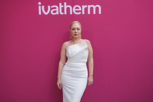Vedete la lansarea noilor suplimente alimentare Ivatherm 12 Giulia Nahmany scaled
