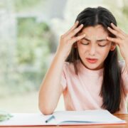 stressul examenelor shutterstock 2267533875