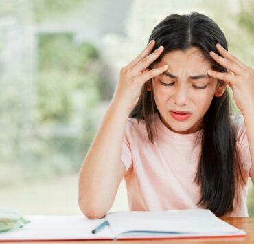 Cum scăpăm de stres în perioada examenelor? 11 stressul examenelor shutterstock 2267533875