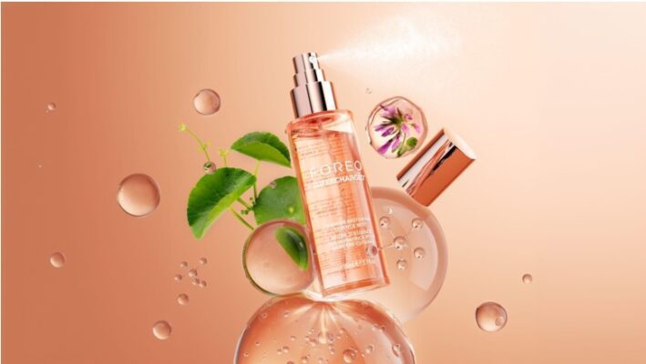 FOREO lansează SUPERCHARGED™ Barrier Restoring Essence Mist 3 supercharged 1