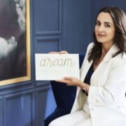 Cosmina Bucur coperta articol