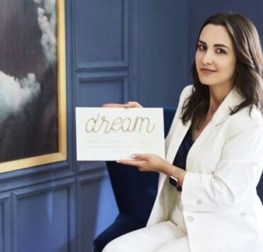 Cosmina Bucur coperta articol