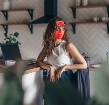 FOREO prezintă noul FAQ™ 201, eroul colecției anti-îmbătrânire FAQ™ Swiss   10 M FAQ 201 lifestyle 04