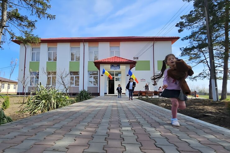 MAGNOR & Asociația BookLand - finalizarea a zece proiecte de renovare a școlilor și grădinițelor din mediul rural 40 MAGNOR in sprijinul Asociatiei Bookland