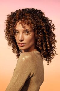 Wella Professionals prezintă „Golden Hour/ Ora de aur” 3 wella