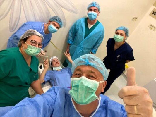 Experiența ”chirurgului-pacient” la 4 ani după ce a scăpat de ochelari cu SMILE 3 Ama Optimex miopie SMILE Dr Raluca Moisescu