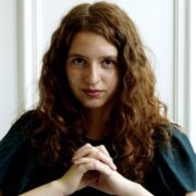 Scriitoarea Ana Dragomir: „Sper ca mesajul cărților mele să unească oamenii" 12 Ana Dragomir coperta oct