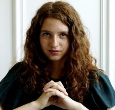 Scriitoarea Ana Dragomir: „Sper ca mesajul cărților mele să unească oamenii" 7 Ana Dragomir coperta oct