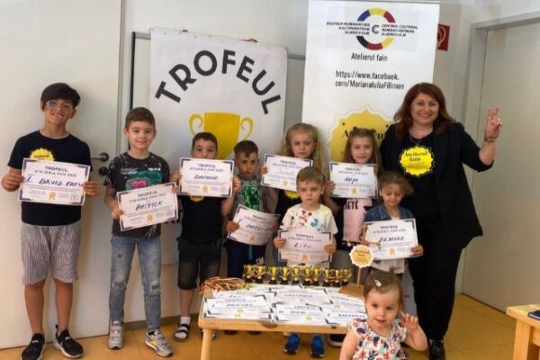 Românii de pretutindeni sunt celebrați în proiectul „Mândru că sunt român” 4 Centrul Cultural romano german din UlmNeu Ulm Germania