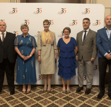 Gala aniversară care celebrează VIAȚA în cinstea celor care de 35 de ani dăruiesc copiilor ZILE 8 Gala 35 ani